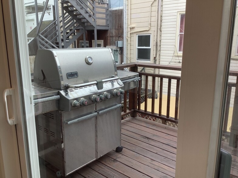 BBQ - 115 Magnolia St