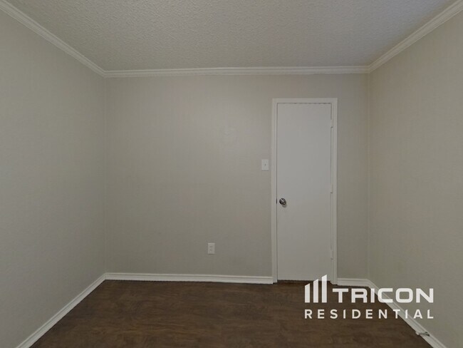 Building Photo - 5911 Inks Lake Dr