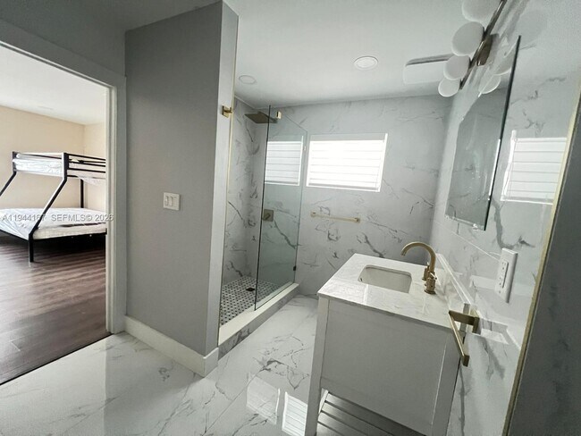 Building Photo - 945 79th Terrace