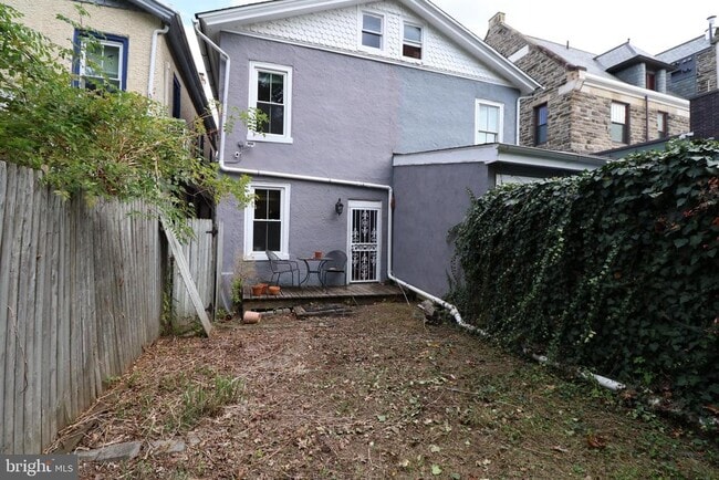 Building Photo - 8514 Shawnee St