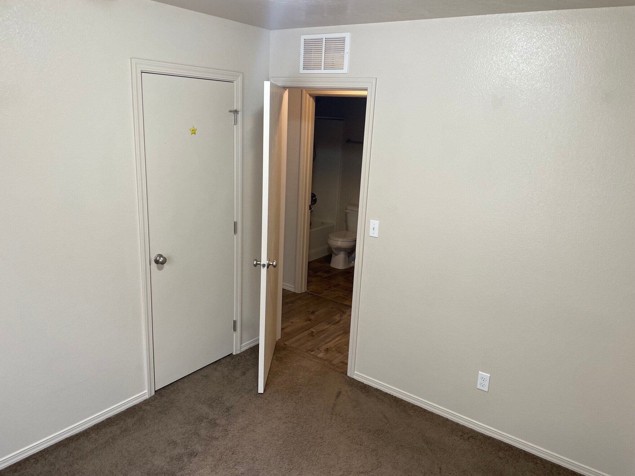 Building Photo - 13710 Key west St.