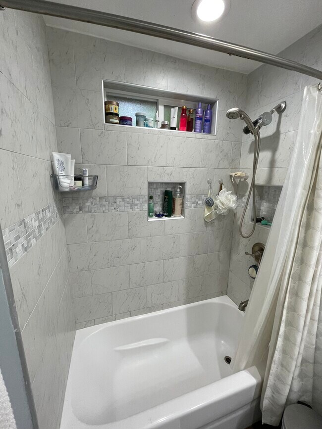2nd bathroom - 13210 Raven St