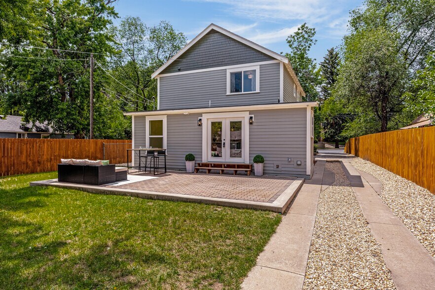 Building Photo - 200 W Cheyenne Rd