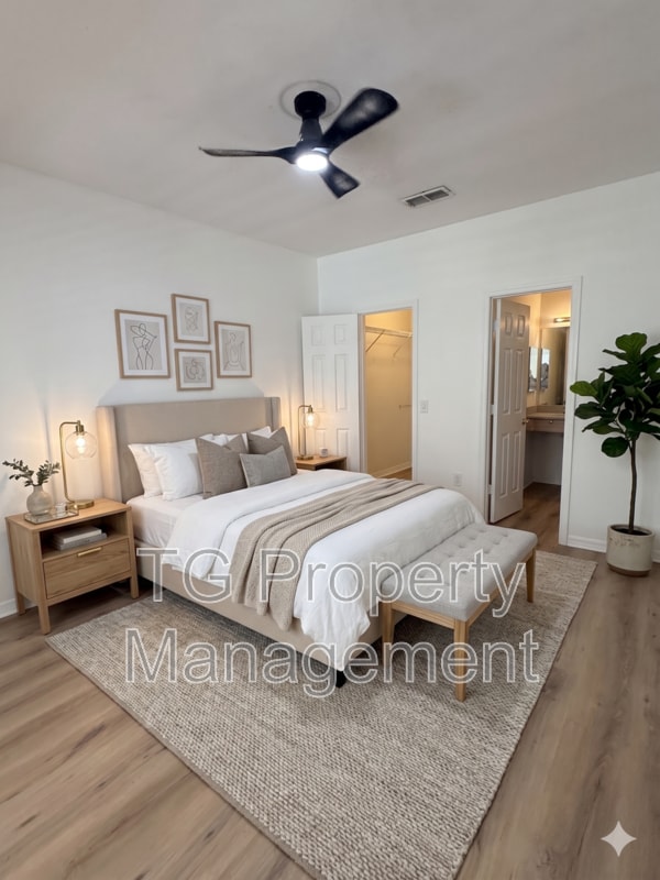 Building Photo - 7800 Point Meadows Dr
