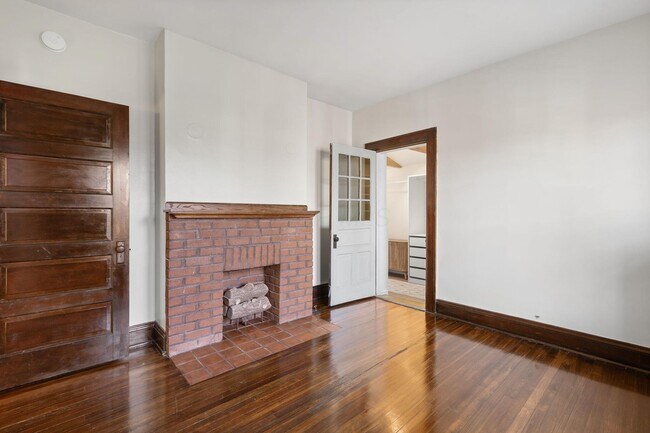 Building Photo - 439 Thurman Ave