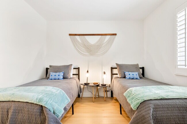 Building Photo - 11411 Dona Pegita Dr