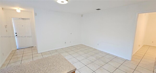Building Photo - 2311 Coolidge St