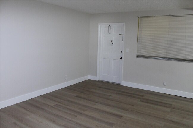 Building Photo - 1720 Funston St