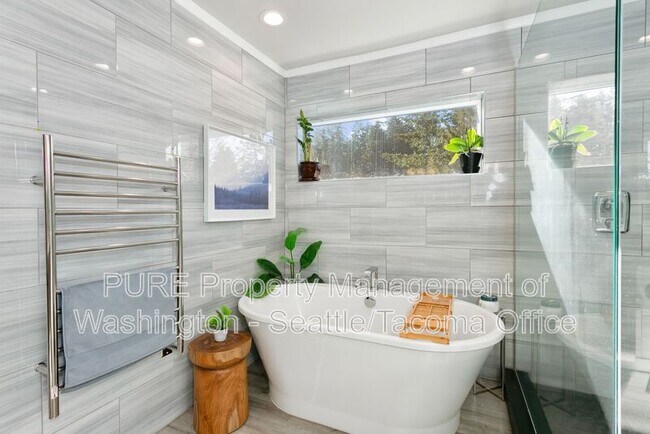 Building Photo - 7229 Turquoise Dr SW