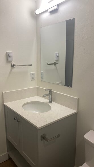 Building Photo - 7800 Stinson Ave