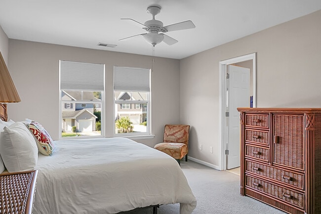 Building Photo - 1519 Thoroughbred Blvd