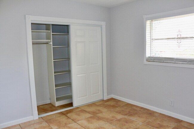 Building Photo - 104 Orchard Ridge Ln
