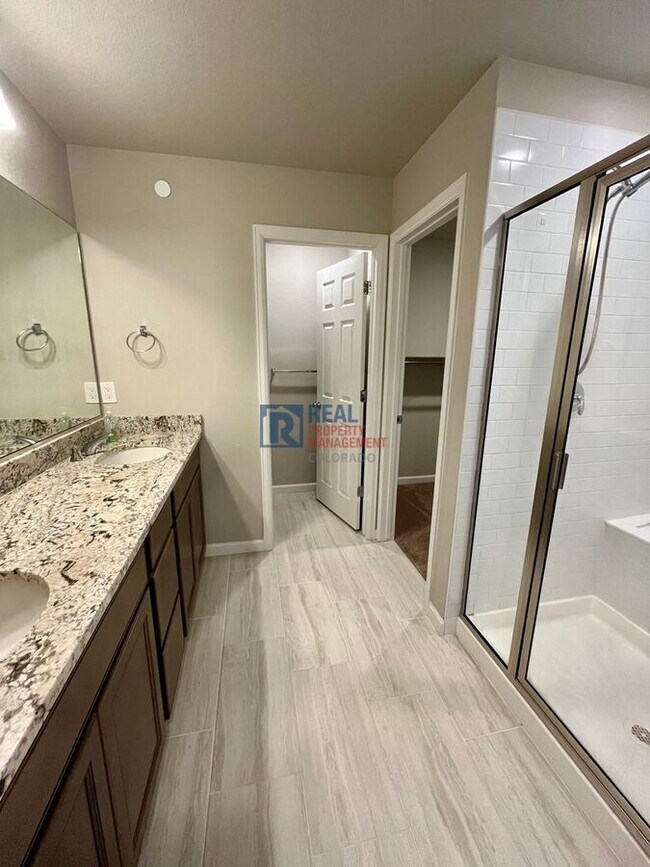 Building Photo - 1611 Spring Water Pt