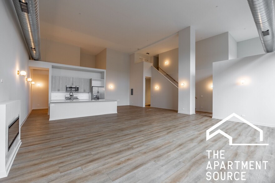 Building Photo - 3207 N Narragansett Ave