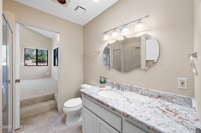 Building Photo - 2349 Loma Vista Dr