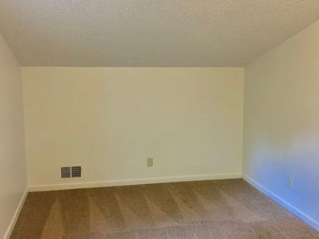 Building Photo - 108 N Hamilton St