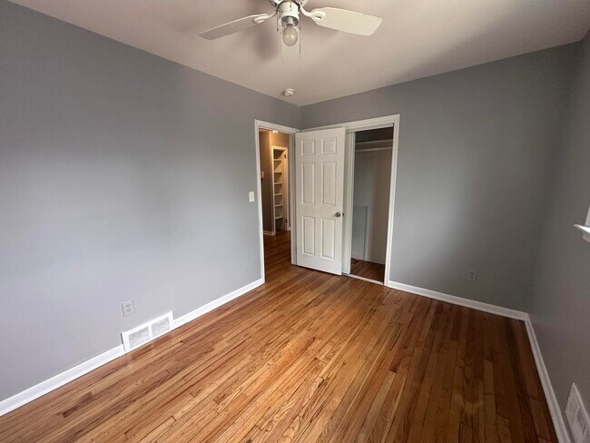 Building Photo - 4697 Pelham St