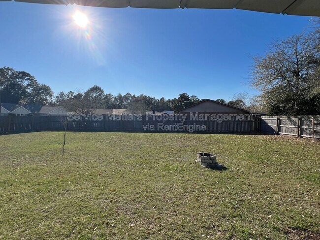 Building Photo - 2017 Coral Creek Dr