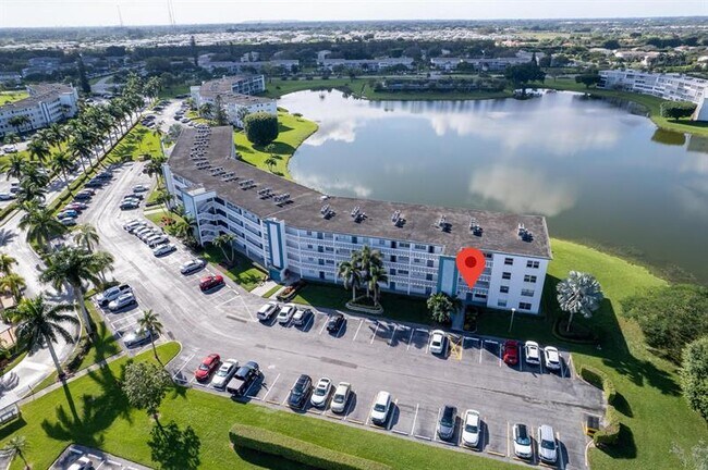 Building Photo - 1056 Exeter