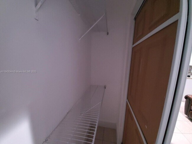 Building Photo - 16025 SW 53rd Terrace