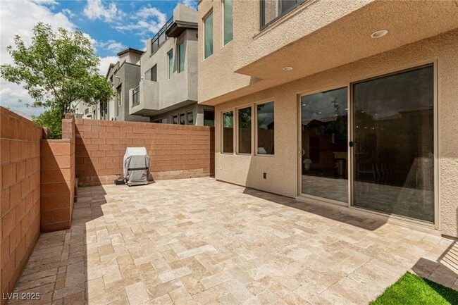 Building Photo - 11297 Gravitation Dr