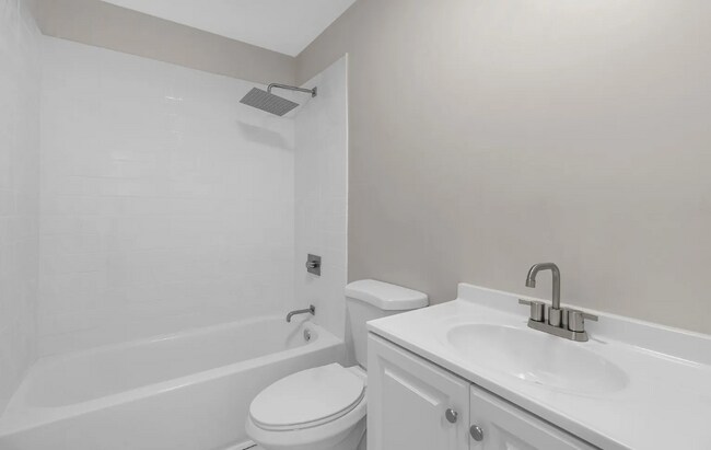 Building Photo - 221 Orleans St