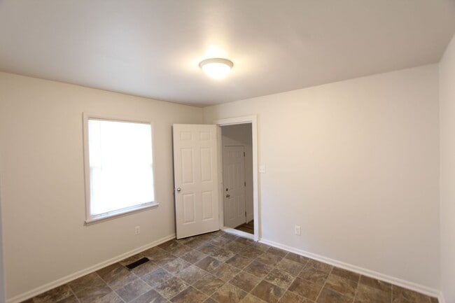Building Photo - 1308 2nd St NW