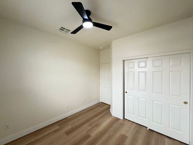 Building Photo - MADISON PLACE AT SUMMERLIN