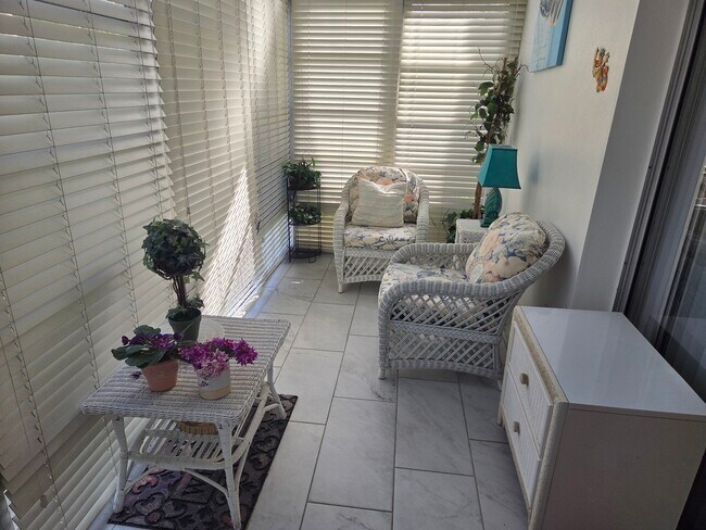 Building Photo - 4 Lake Vista Trail