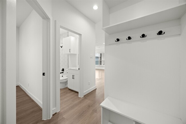 Building Photo - 2752 Sunny Briar Dr