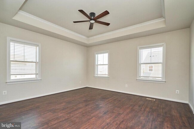 Building Photo - 45116 Kincora Dr