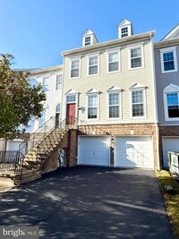 Building Photo - 822 W Boxborough Dr