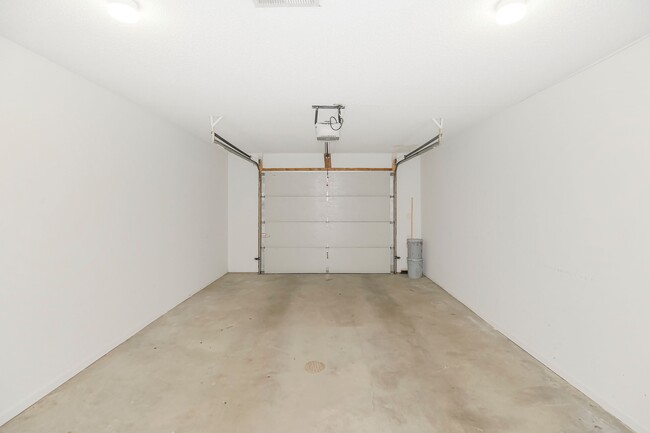 Building Photo - 18 Wallingford Dr