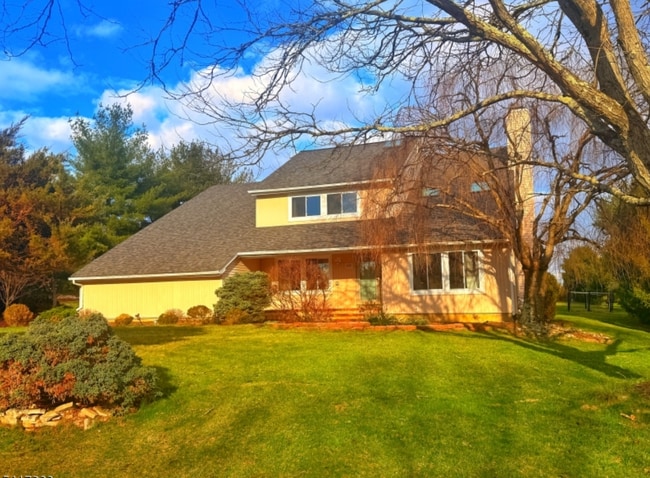 Building Photo - 592 Cabot Hill Rd