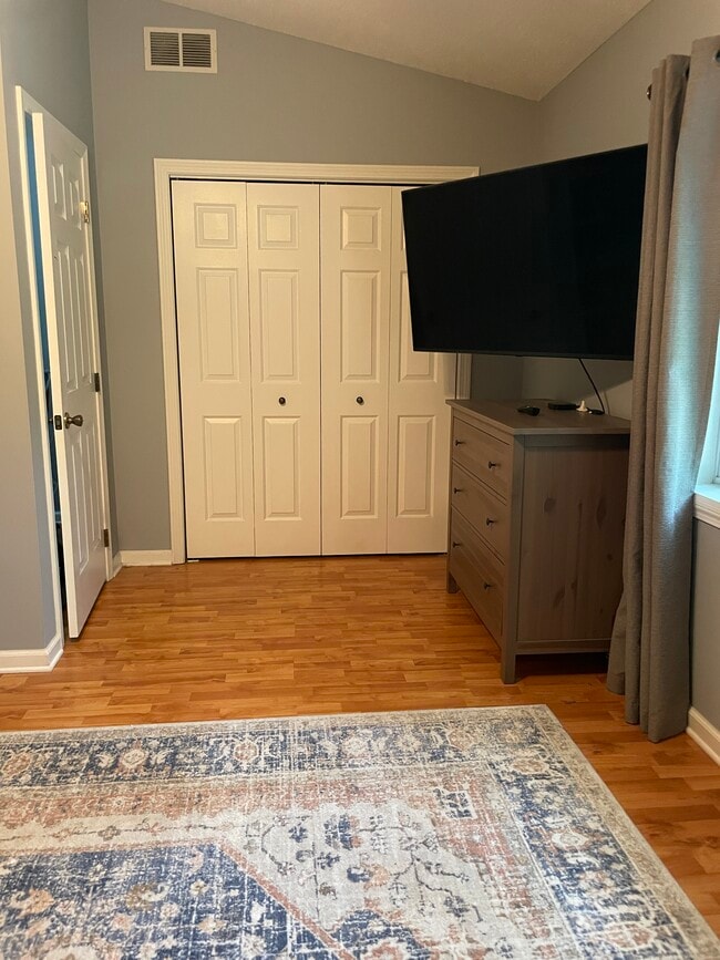 Building Photo - 74 Commodore Cmn