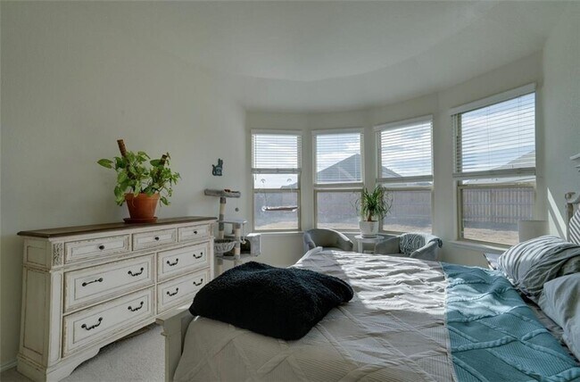 Building Photo - 401 Duroc Dr