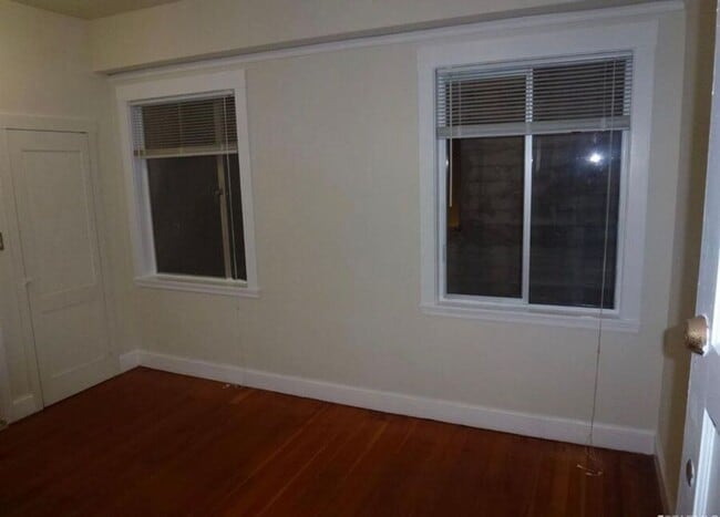 Building Photo - 10 Brooklyn Pl