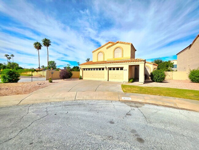 Building Photo - 4 Bed 2.5 Bath- 42nd St & Shea- Pool- Move in special