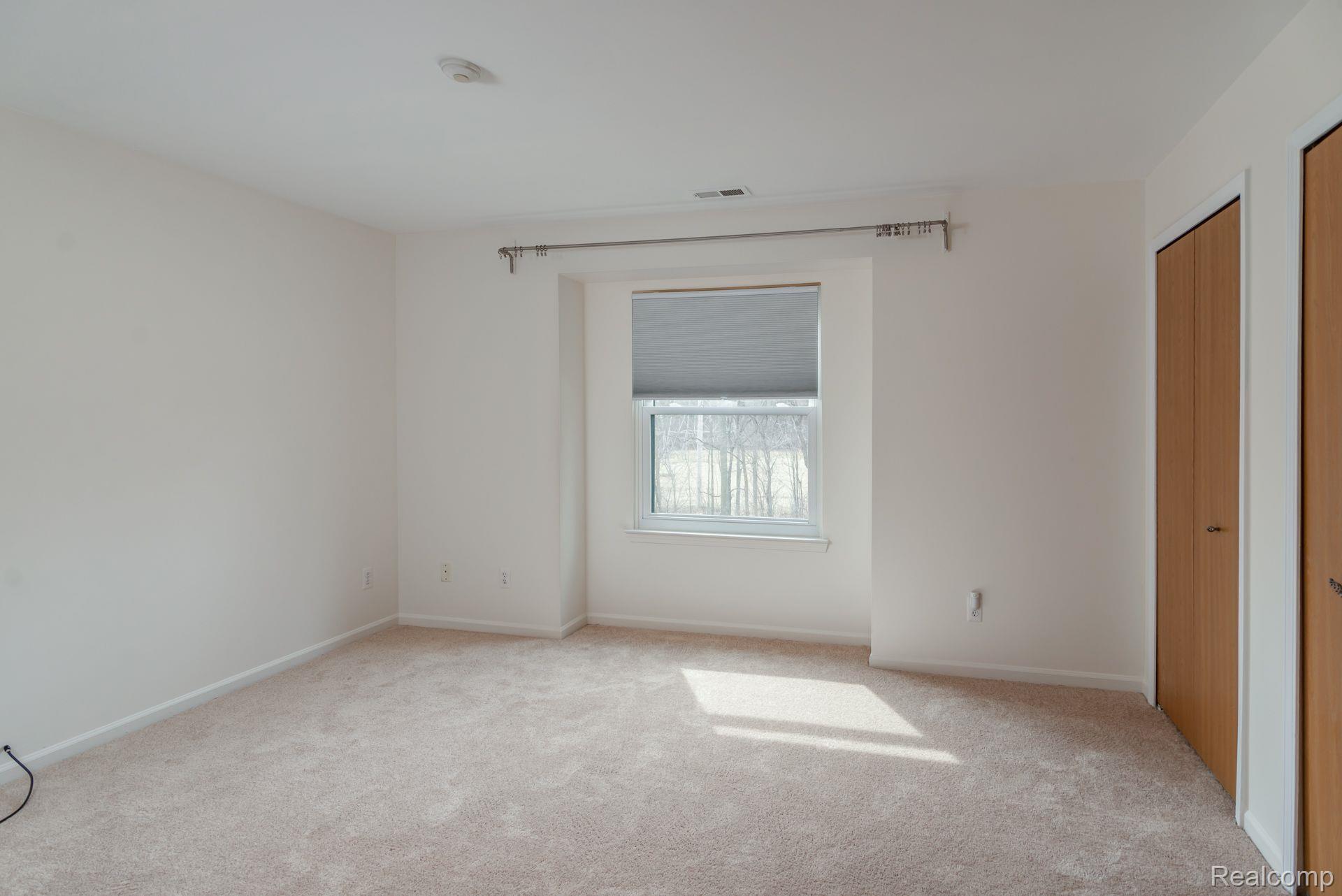 Building Photo - 42741 Lilley Pointe Dr