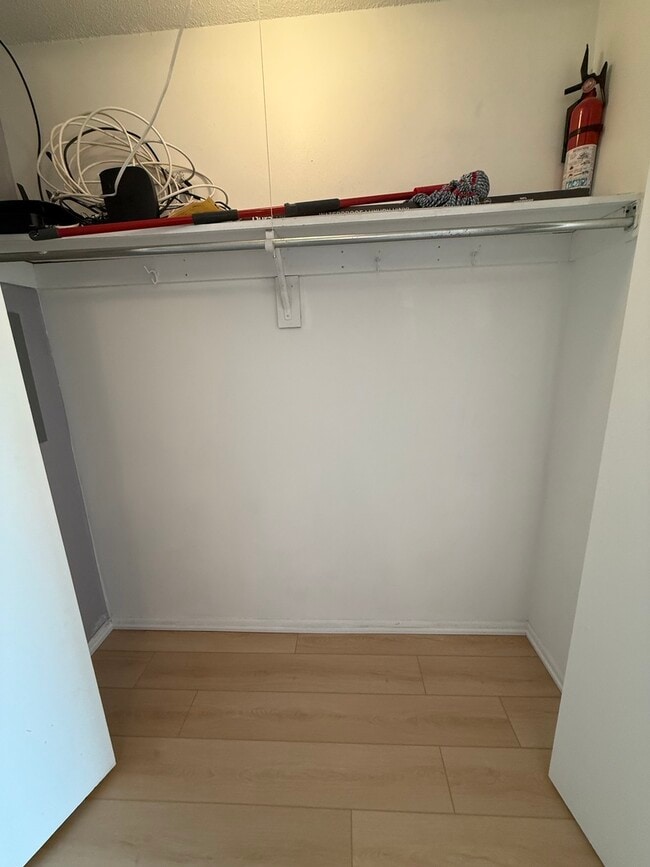 Building Photo - 5100 N Marine Dr