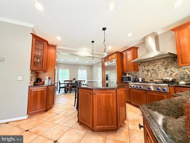 Building Photo - 11610 Seneca Forest Cir