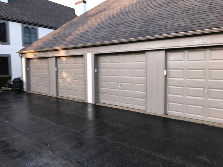 Detached Garage - 440 Edinburgh Rd