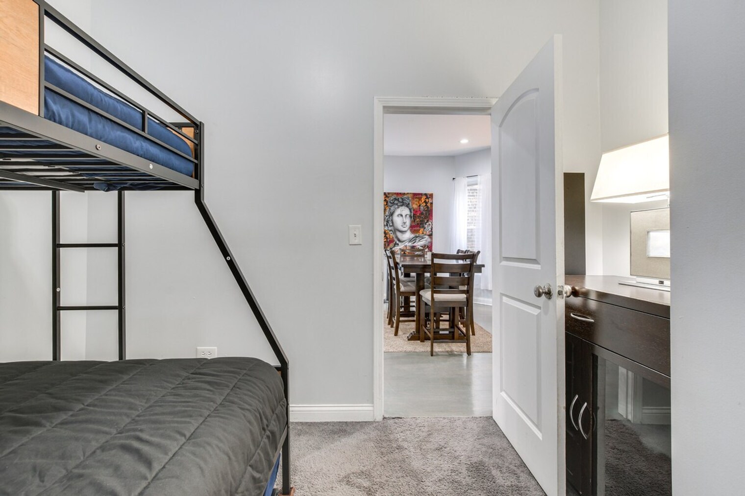 Building Photo - 4904 W Fulton St