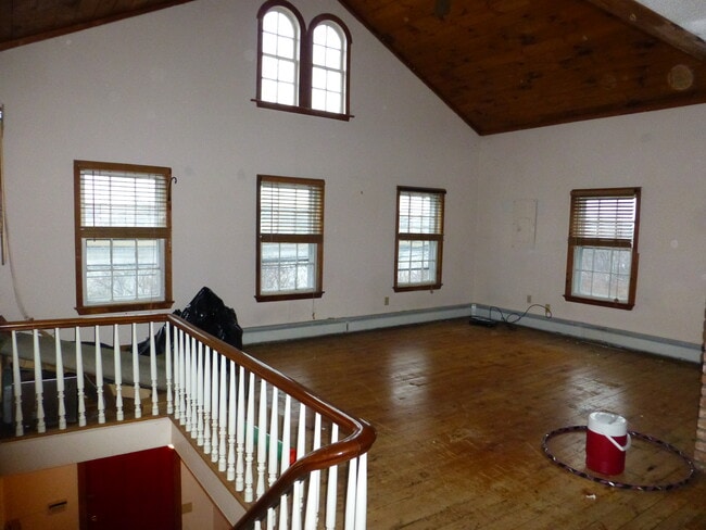 Building Photo - 529 Quinnipiac Ave