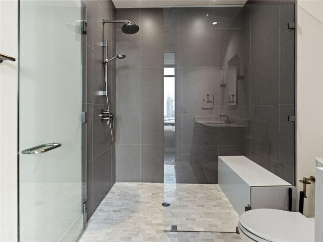 Building Photo - 3376 Peachtree Rd NE