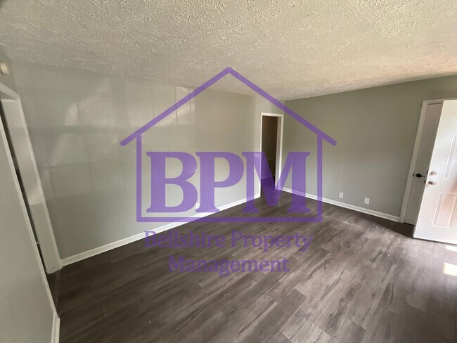 Building Photo - Freshly Updated 3 Bed, 1.5 Bath Home in Cl...