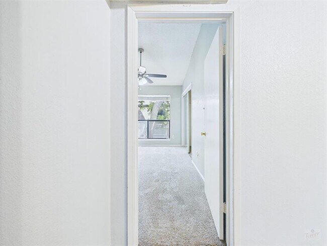 Building Photo - 806 W 24th St