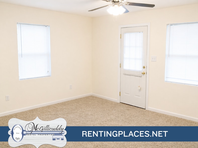 Building Photo - 1246 Holden Dr