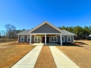 Building Photo - 242 Firefly Ln