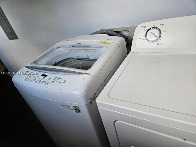 Building Photo - 8401 SW 107th Ave